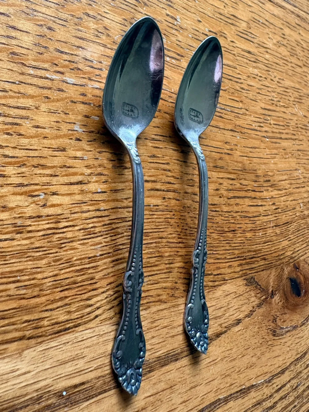 WM. A. Rogers A1 Vintage 1960’s? Stainless Decorative 4.5” Spoons - Set of 2